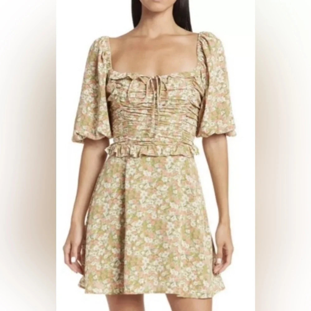 Lush Open Back Tie Ruched Mini Green Floral Short puffy sleeve Dress Siz…